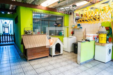 Casa à venda com 200m², 3 quartos e 2 vagas Casa à venda com 200m², 3 quartos e 2 vagasÁrea de Serviço