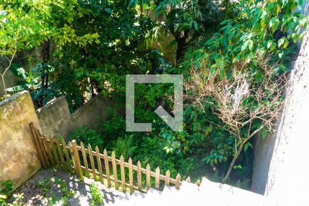 Casa à venda com 200m², 3 quartos e 2 vagas Casa à venda com 200m², 3 quartos e 2 vagasQuintal