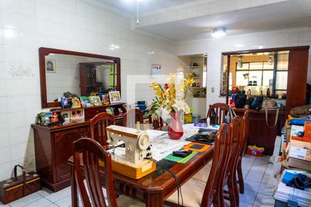 Casa à venda com 200m², 3 quartos e 2 vagas Casa à venda com 200m², 3 quartos e 2 vagasCopa