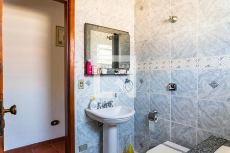 Casa à venda com 200m², 3 quartos e 2 vagas Casa à venda com 200m², 3 quartos e 2 vagasBanheiro Social