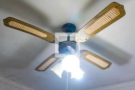 Casa à venda com 200m², 3 quartos e 2 vagas Casa à venda com 200m², 3 quartos e 2 vagasCopa Detalhe