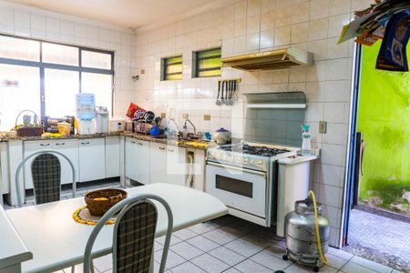 Casa à venda com 200m², 3 quartos e 2 vagas Casa à venda com 200m², 3 quartos e 2 vagasCozinha