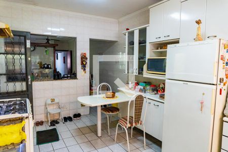 Casa à venda com 200m², 3 quartos e 2 vagas Casa à venda com 200m², 3 quartos e 2 vagasCozinha