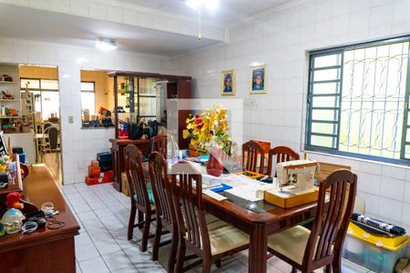 Casa à venda com 200m², 3 quartos e 2 vagas Casa à venda com 200m², 3 quartos e 2 vagasCopa