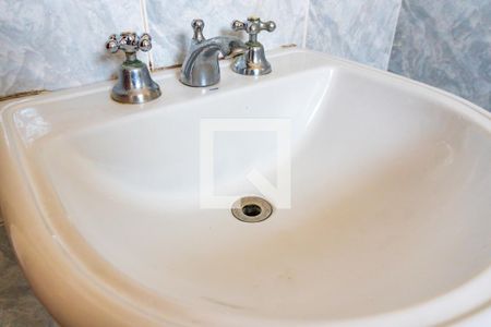 Casa à venda com 200m², 3 quartos e 2 vagas Casa à venda com 200m², 3 quartos e 2 vagasBanheiro Social Detalhe