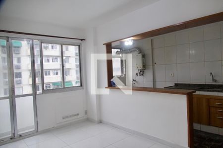 Sala  de apartamento para alugar com 2 quartos, 68m² em Barra da Tijuca, Rio de Janeiro