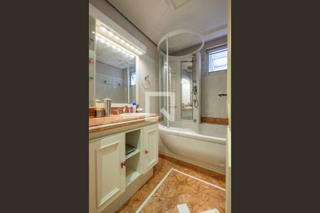 Apartamento à venda com 496m², 5 quartos e 7 vagas Apartamento à venda com 496m², 5 quartos e 7 vagasSuíte 5 - Banheiro