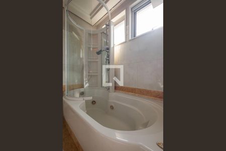 Apartamento à venda com 496m², 5 quartos e 7 vagas Apartamento à venda com 496m², 5 quartos e 7 vagasSuíte 2 - Banheiro