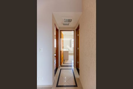 Corredor de apartamento à venda com 2 quartos, 73m² em Vila Eldízia, Santo André