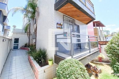 Apartamento para alugar com 60m², 2 quartos e 2 vagasFachada