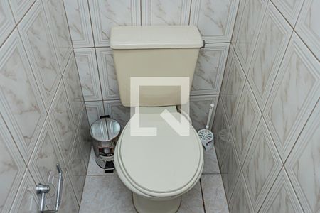 Casa para alugar com 200m², 2 quartos e 2 vagasBanheiro de serviço