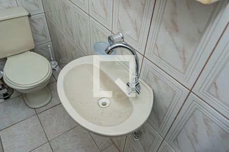 Casa para alugar com 200m², 2 quartos e 2 vagasBanheiro de serviço