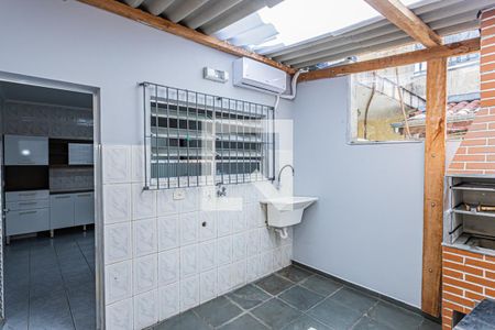 Casa para alugar com 200m², 2 quartos e 2 vagasÁrea de serviço e churrasqueira