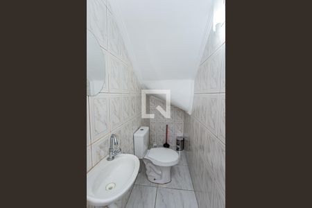 Casa para alugar com 200m², 2 quartos e 2 vagasLavabo