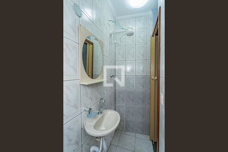 Casa para alugar com 200m², 2 quartos e 2 vagasBanheiro de serviço