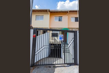 Casa para alugar com 200m², 2 quartos e 2 vagasFachada