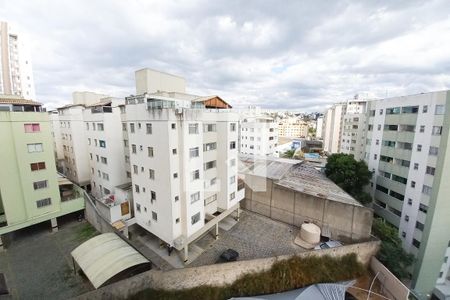 Vista da Sala de apartamento à venda com 3 quartos, 70m² em Ouro Preto, Belo Horizonte