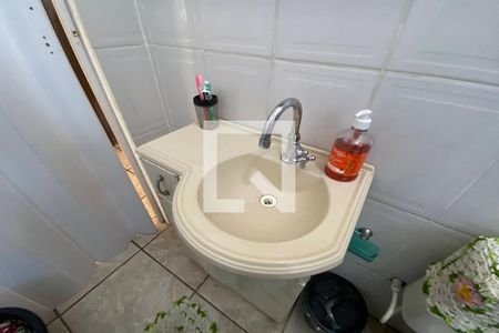 Casa à venda com 140m², 3 quartos e 2 vagasBanheiro