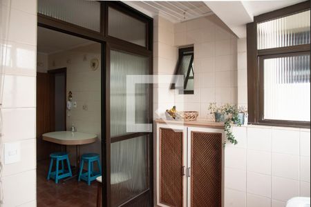 Apartamento à venda com 117m², 3 quartos e 2 vagas Apartamento à venda com 117m², 3 quartos e 2 vagasÁrea de Serviço