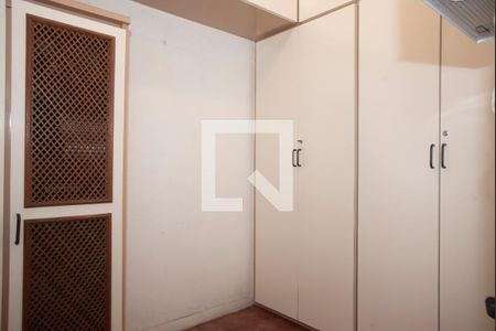 Apartamento à venda com 117m², 3 quartos e 2 vagas Apartamento à venda com 117m², 3 quartos e 2 vagasQuarto de Serviço
