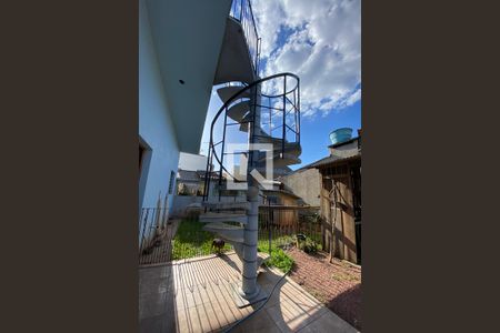 Casa à venda com 300m², 4 quartos e sem vagaEscada