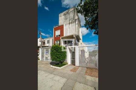 Casa de condomínio à venda com 200m², 2 quartos e 4 vagasFachada