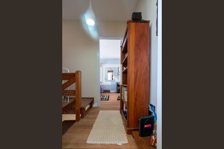 Casa de condomínio à venda com 200m², 2 quartos e 4 vagasCorredor