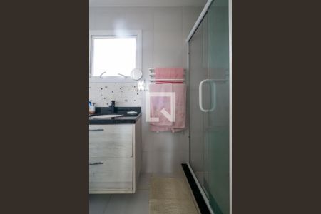 Casa de condomínio à venda com 200m², 2 quartos e 4 vagasBanheiro da Suíte 1