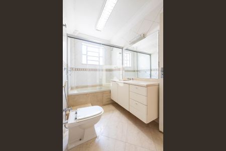 Apartamento para alugar com 157m², 3 quartos e 1 vagaBanheiro 2