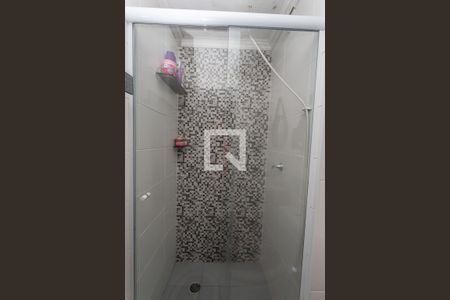 Banheiro de apartamento para alugar com 2 quartos, 47m² em Canhema, Diadema