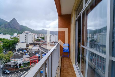 Apartamento à venda com 85m², 2 quartos e 1 vaga Apartamento à venda com 85m², 2 quartos e 1 vagaVaranda