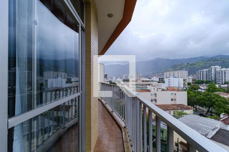 Apartamento à venda com 85m², 2 quartos e 1 vaga Apartamento à venda com 85m², 2 quartos e 1 vagaVaranda