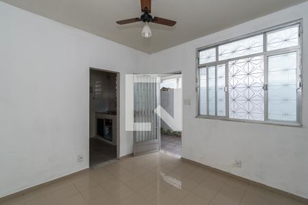 Sala de casa para alugar com 1 quarto, 38m² em Penha Circular, Rio de Janeiro