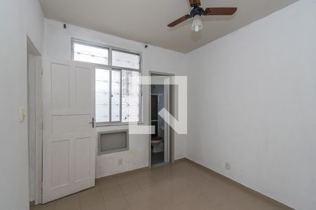 Quarto de casa para alugar com 1 quarto, 38m² em Penha Circular, Rio de Janeiro