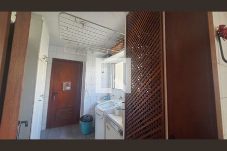 Apartamento à venda com 156m², 4 quartos e 3 vagas Apartamento à venda com 156m², 4 quartos e 3 vagasLavanderia