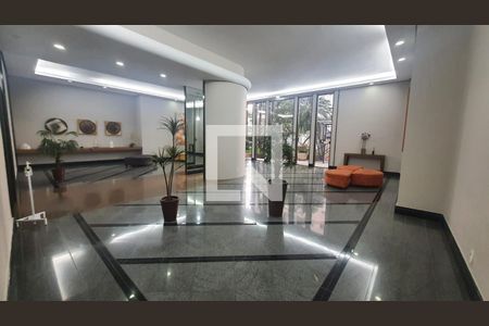 Apartamento à venda com 156m², 4 quartos e 3 vagas Apartamento à venda com 156m², 4 quartos e 3 vagasHall social