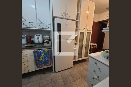 Apartamento à venda com 156m², 4 quartos e 3 vagas Apartamento à venda com 156m², 4 quartos e 3 vagasCozinha