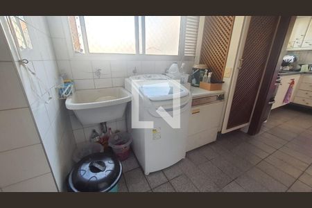 Apartamento à venda com 156m², 4 quartos e 3 vagas Apartamento à venda com 156m², 4 quartos e 3 vagasLavanderia