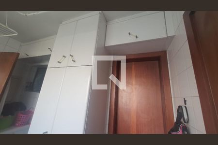 Apartamento à venda com 156m², 4 quartos e 3 vagas Apartamento à venda com 156m², 4 quartos e 3 vagasLavanderia