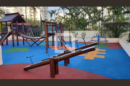 Apartamento à venda com 156m², 4 quartos e 3 vagas Apartamento à venda com 156m², 4 quartos e 3 vagasÁrea Comum - Playground