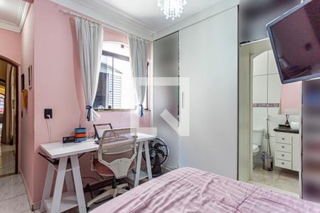 Casa à venda com 200m², 4 quartos e 2 vagas Casa à venda com 200m², 4 quartos e 2 vagasSuite 1