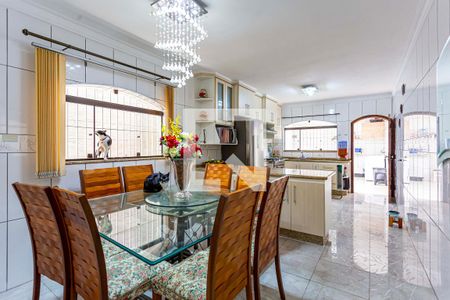 Casa à venda com 200m², 4 quartos e 2 vagas Casa à venda com 200m², 4 quartos e 2 vagasCozinha