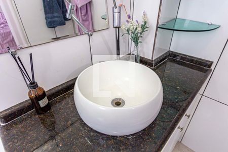 Casa à venda com 200m², 4 quartos e 2 vagas Casa à venda com 200m², 4 quartos e 2 vagasDetalhe do Banheiro da Suite 1
