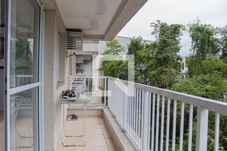 Apartamento à venda com 59m², 2 quartos e 1 vaga Apartamento à venda com 59m², 2 quartos e 1 vagaVaranda
