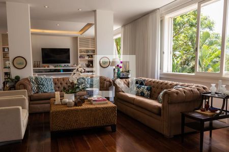 Sala de estar de casa à venda com 5 quartos, 563m² em Humaitá, Rio de Janeiro