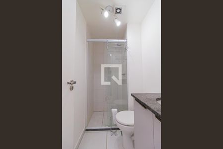 Banheiro de kitnet/studio para alugar com 1 quarto, 22m² em Liberdade, São Paulo