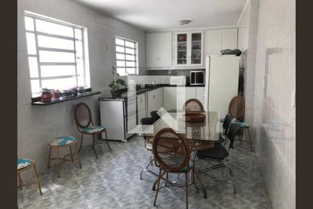 Casa à venda com 159m², 2 quartos e 2 vagas