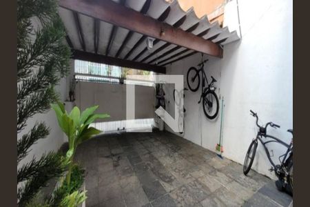 Casa à venda com 251m², 3 quartos e 3 vagas