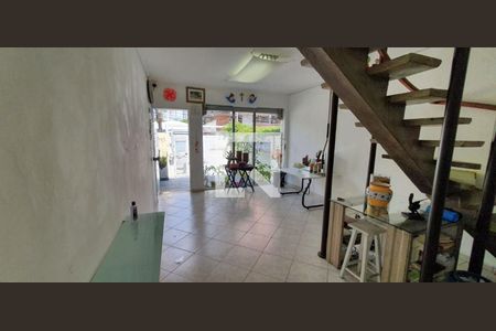 Casa à venda com 183m², 3 quartos e 1 vaga