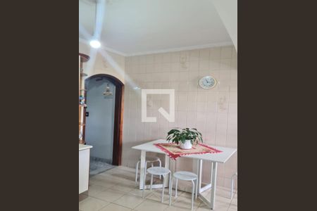 Casa à venda com 3 quartos, 220m² em Jardim Iva, São Paulo